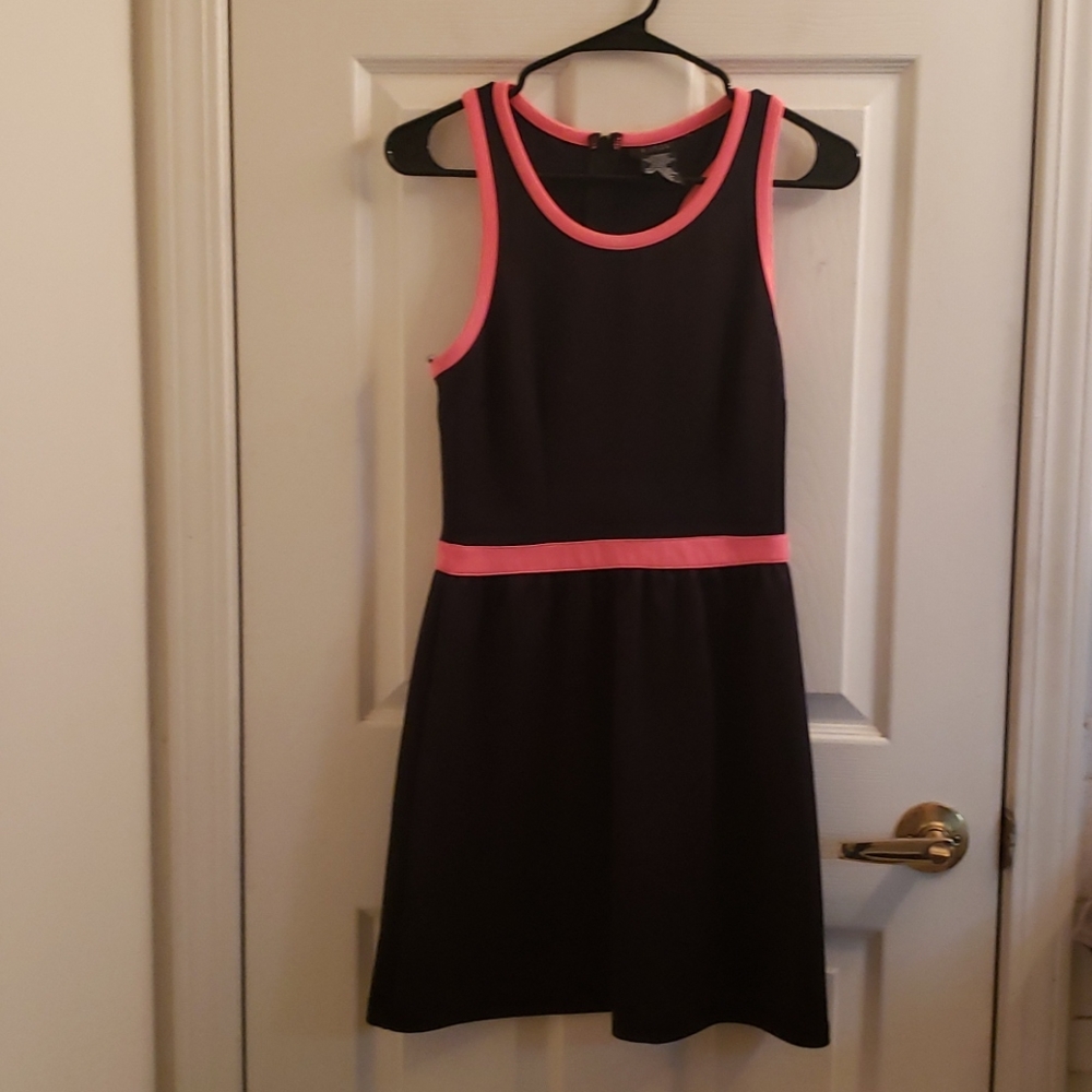 🤯3/$12 Be Smart Pink & Black Dress Size 7